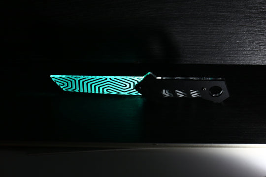 Cyberpunk Cosplay Blade | LED Light-Up Prop - Futuristic Cosplay Accessory